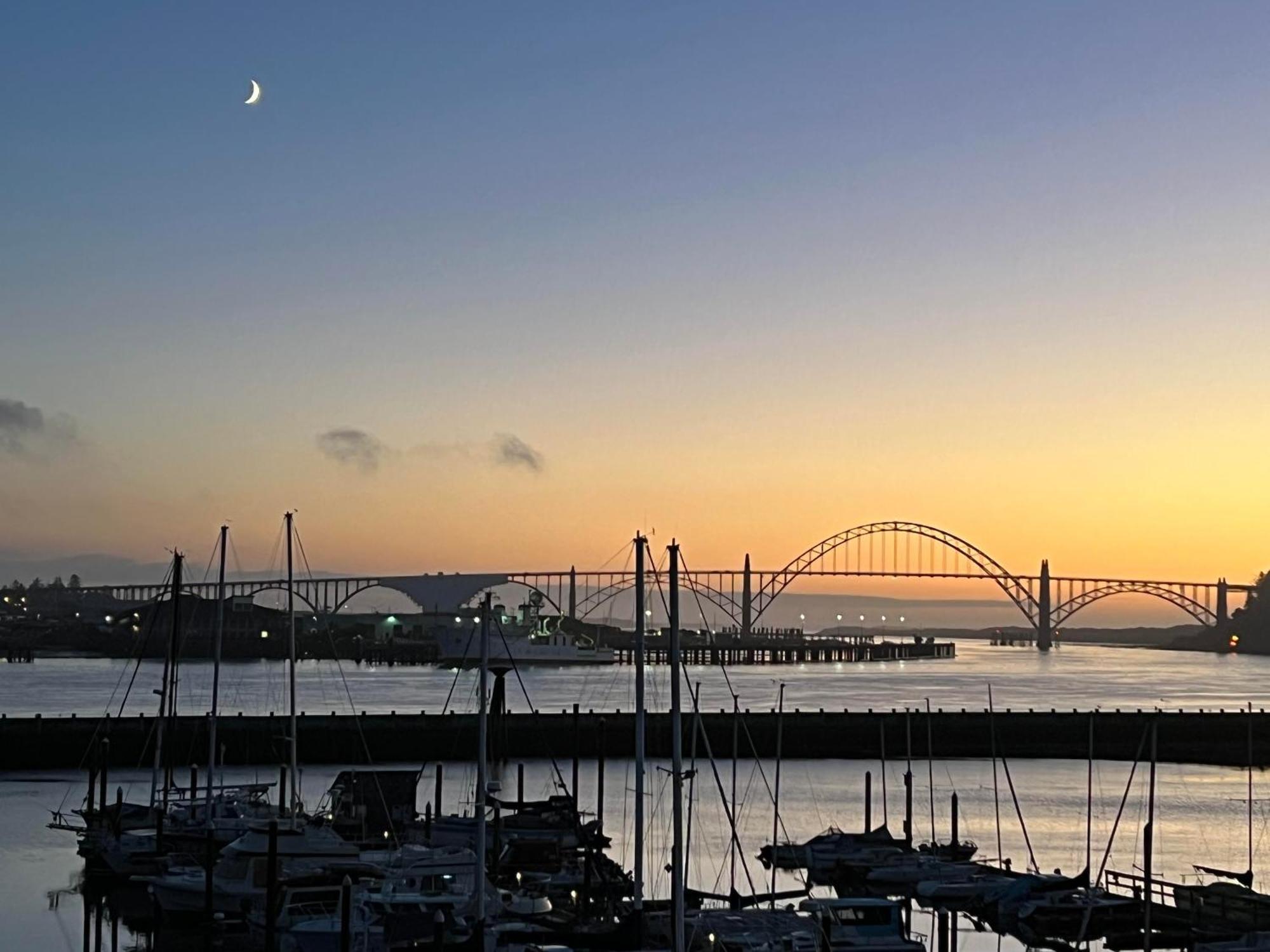 The Landing At Newport Condominium Hotel Exterior photo