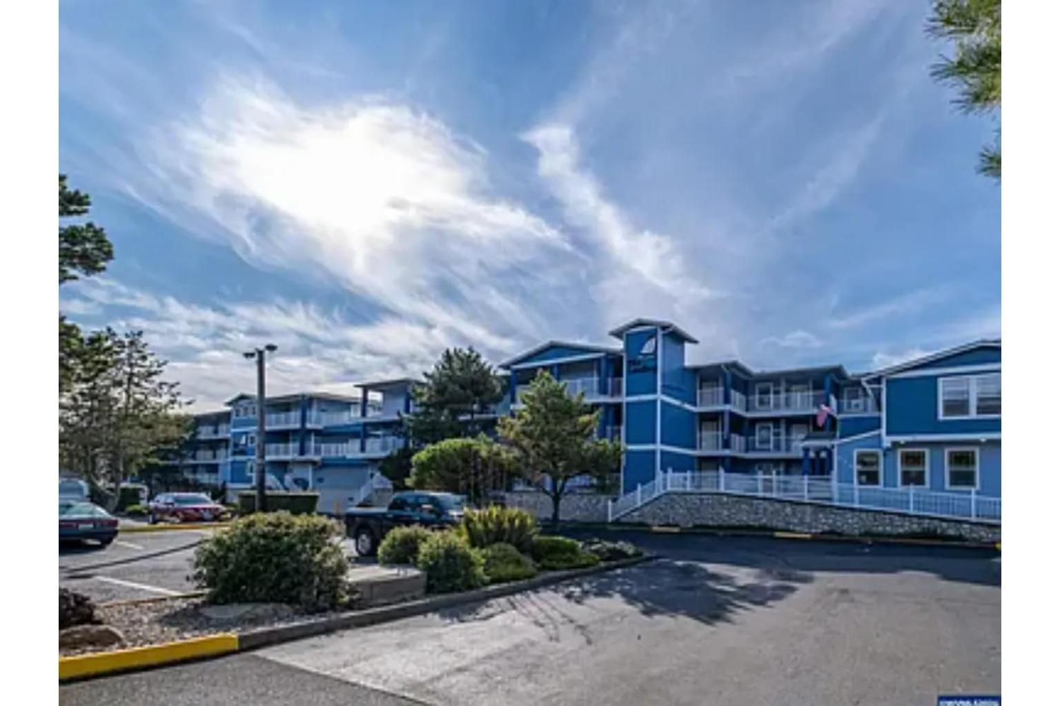 The Landing At Newport Condominium Hotel Exterior photo