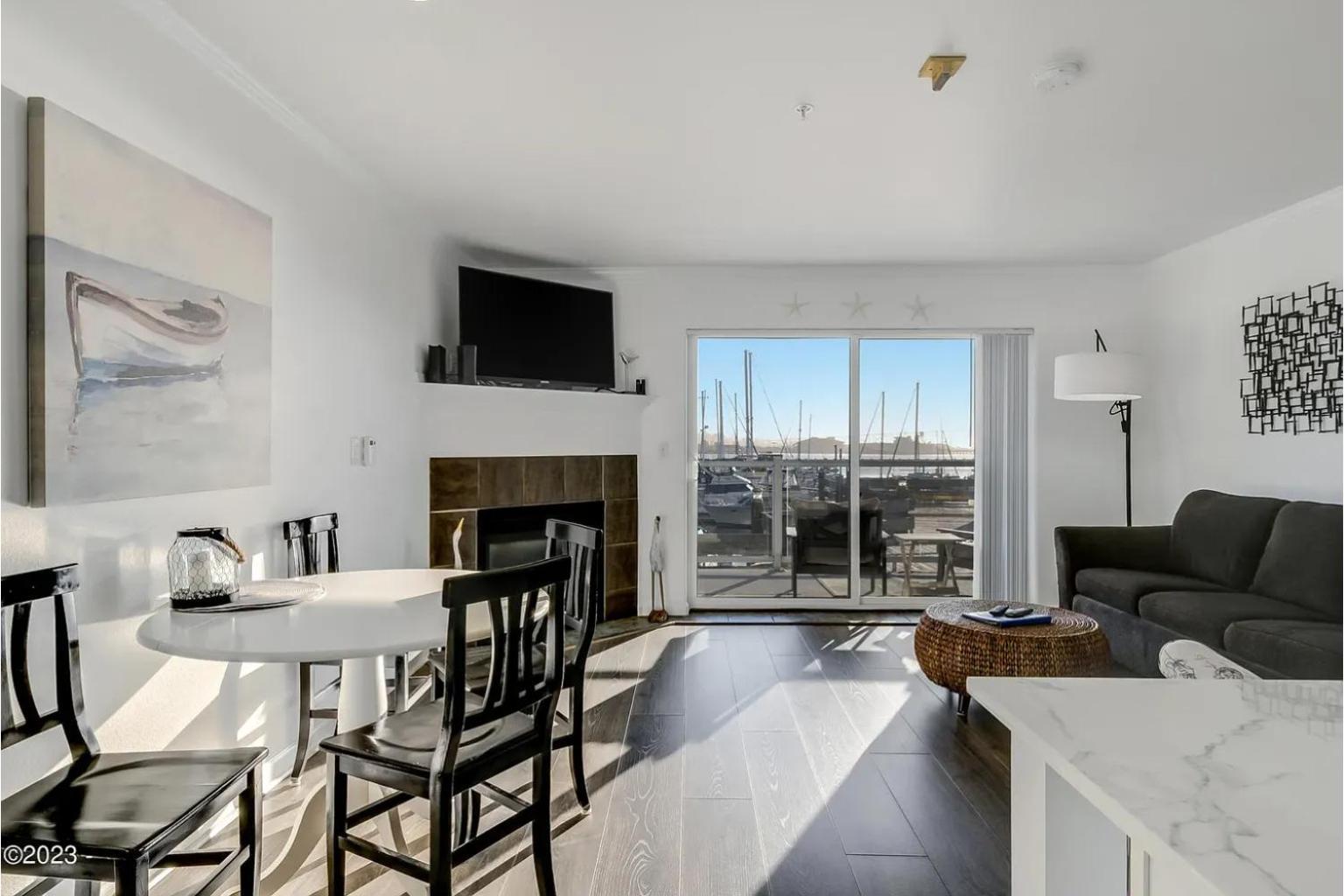 The Landing At Newport Condominium Hotel Exterior photo