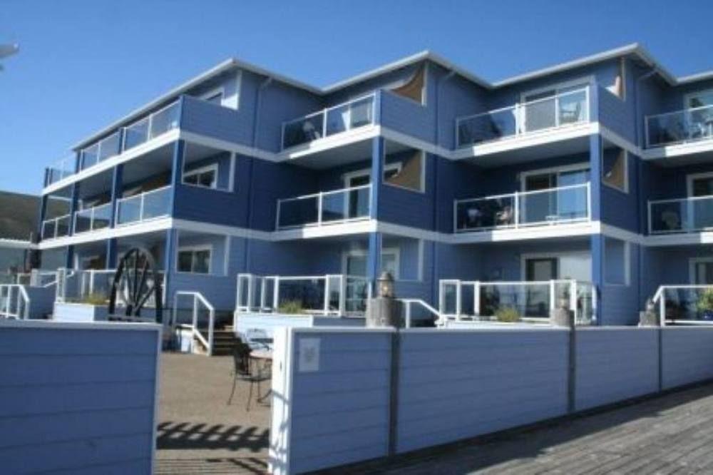 The Landing At Newport Condominium Hotel Exterior photo